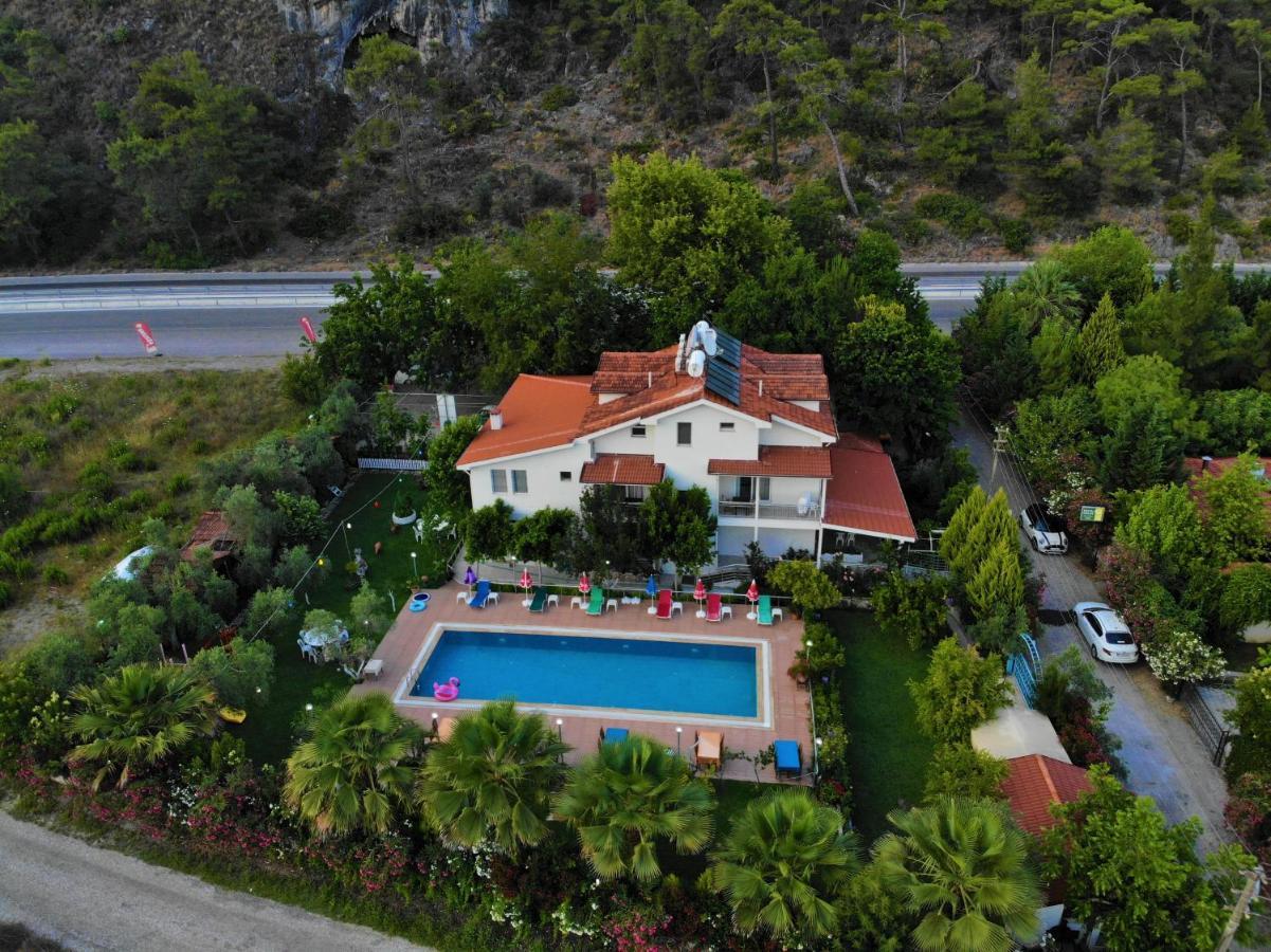 Guentur Hotel & Restaurant Гьочек Екстериор снимка