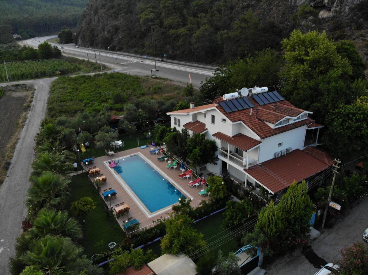 Guentur Hotel & Restaurant Гьочек Екстериор снимка