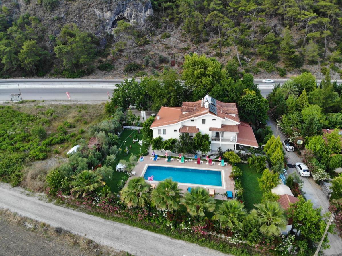 Guentur Hotel & Restaurant Гьочек Екстериор снимка