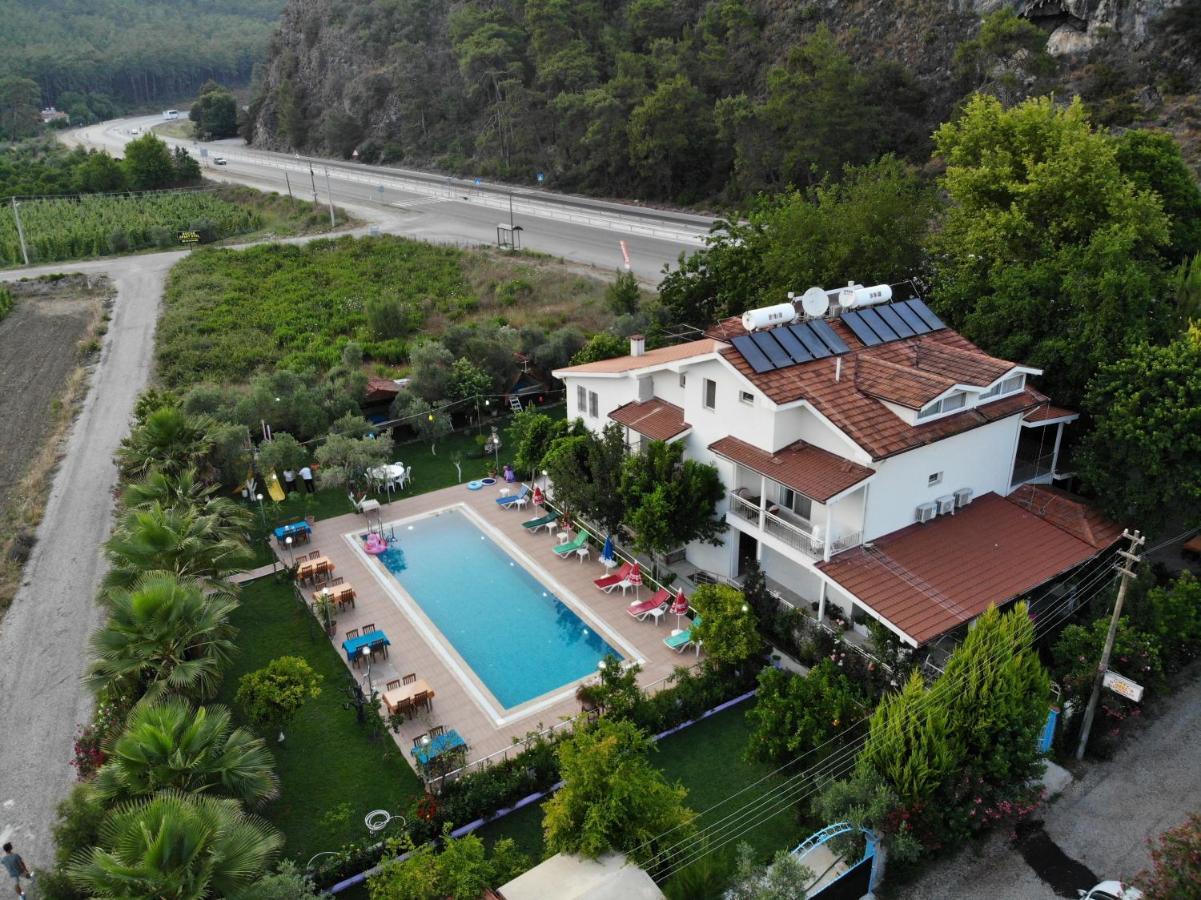 Guentur Hotel & Restaurant Гьочек Екстериор снимка