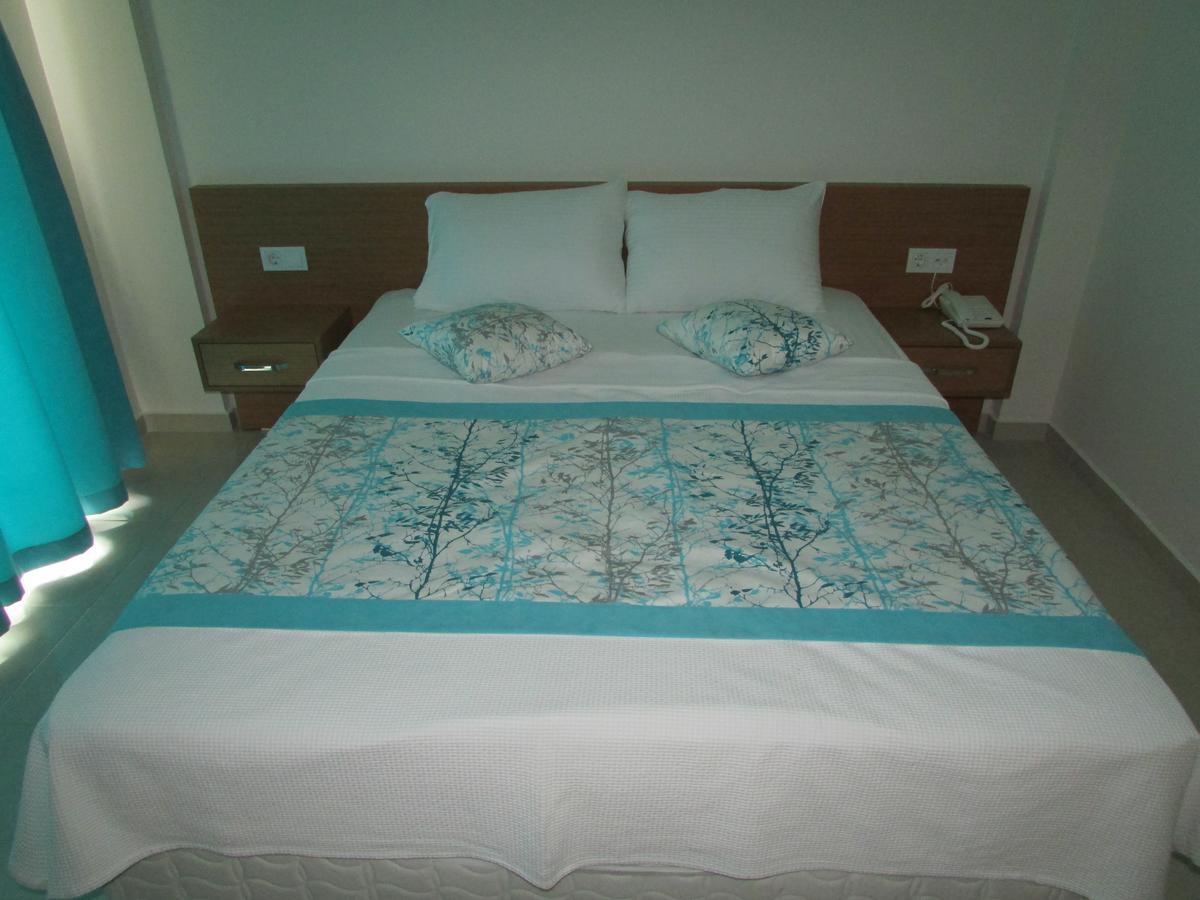 Guentur Hotel & Restaurant Гьочек Екстериор снимка